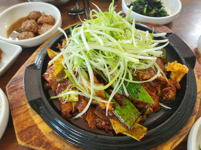 두루치기 정식 메인 접시