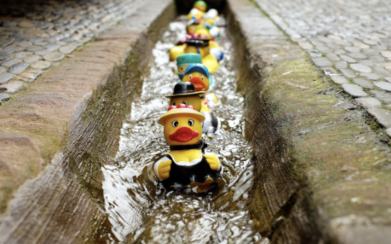 겨울철 아기 목욕 빈도와 물 온도 가이드