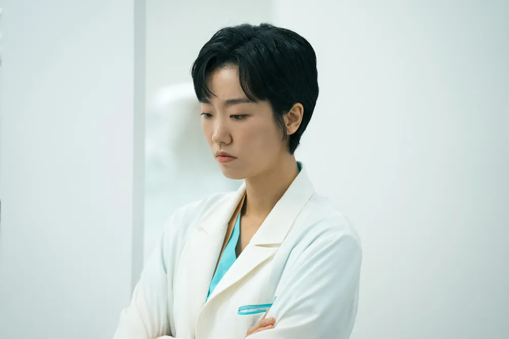 Lee Joo-young (Min-ji)