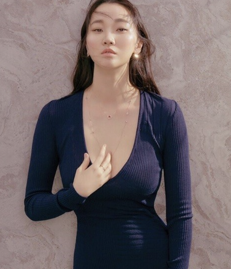 장윤주 화보 볼륨감 몸매