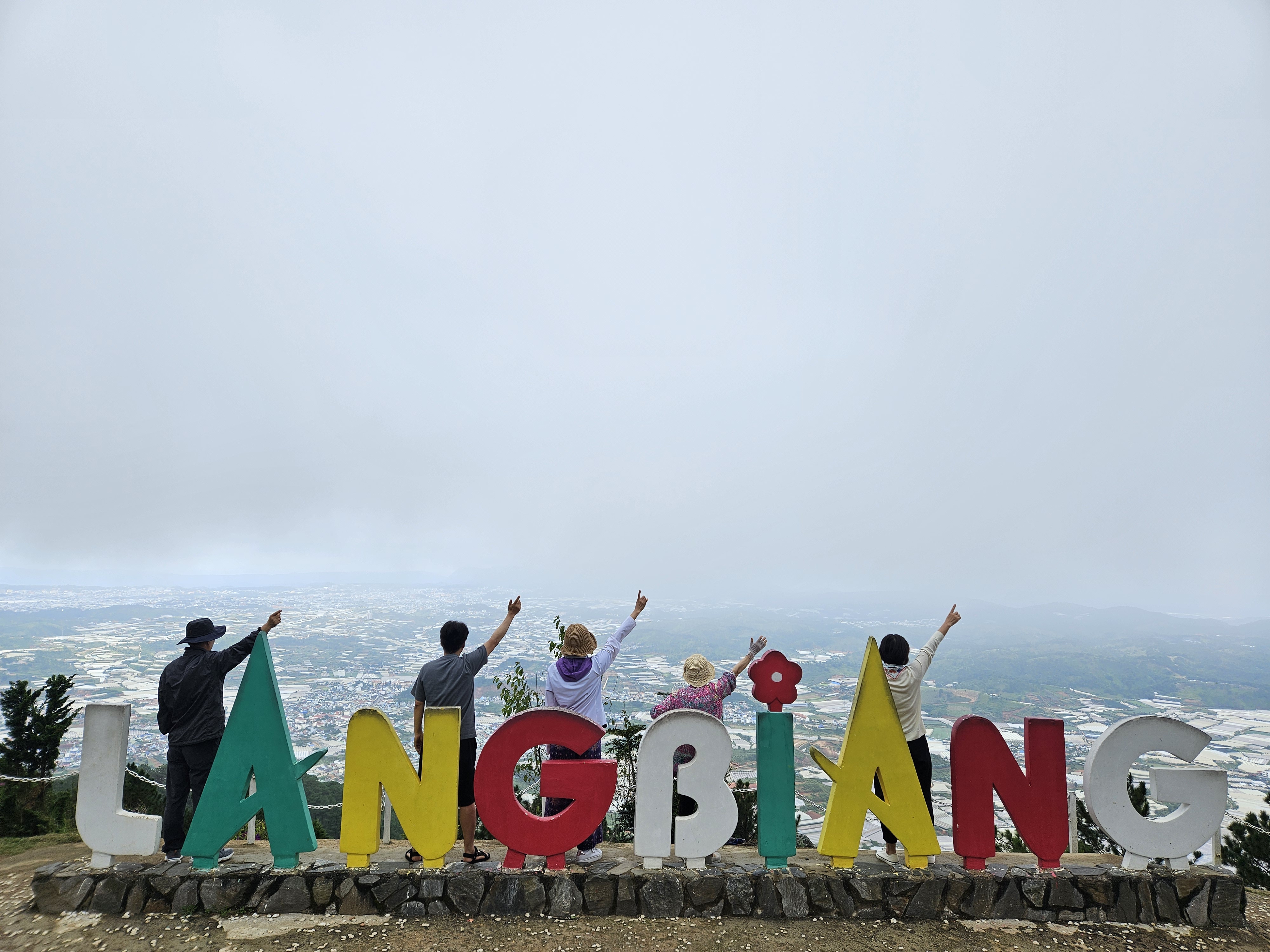 2형제 부부가 고령의 엄마를 모시고 간 해외여행