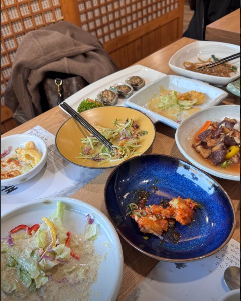 동학사 풍경 한정식 메뉴 이미지