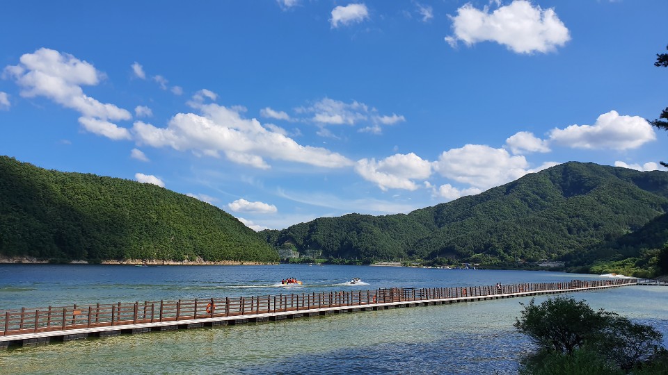 성주호둘레길 부교