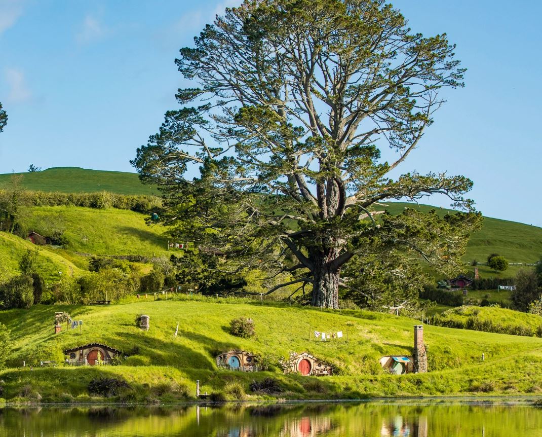실제로 존재하는 판타지 건축물: 영화와 게임에서 영감을 받은 환상적인 건축물의 세계