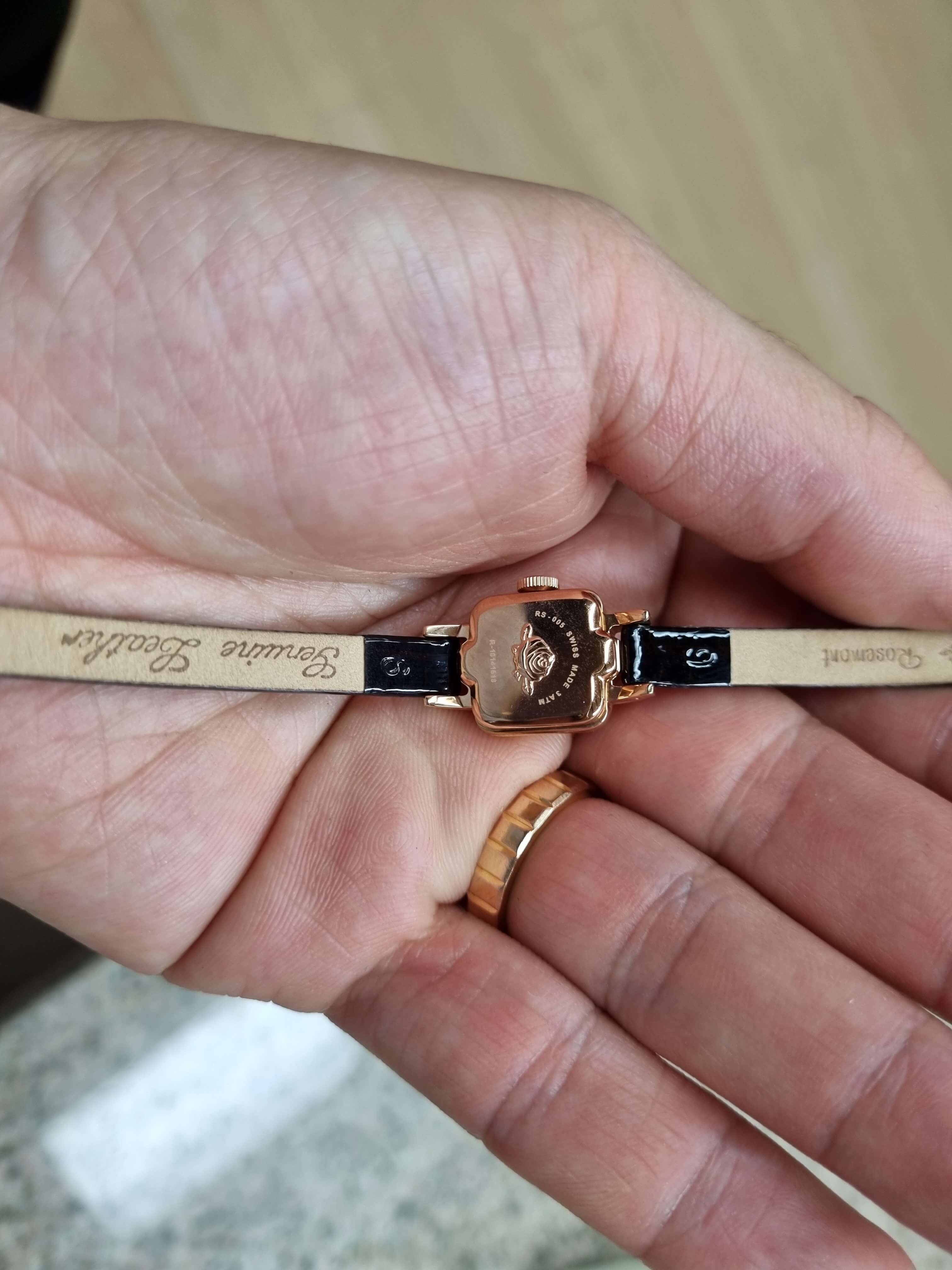 로즈몽-시계-크기