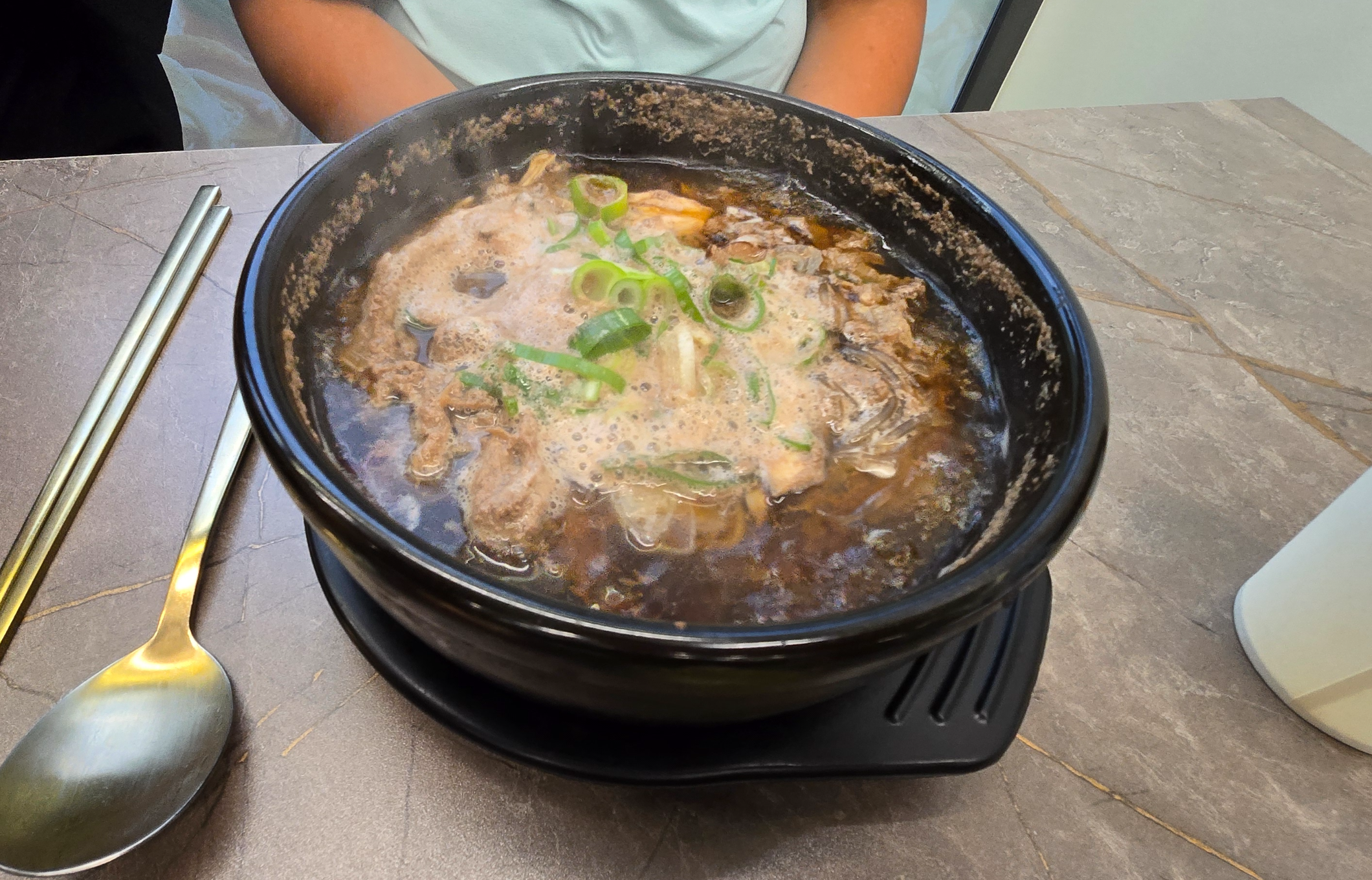 황금동 완뚝순두부 소불고기뚝배기