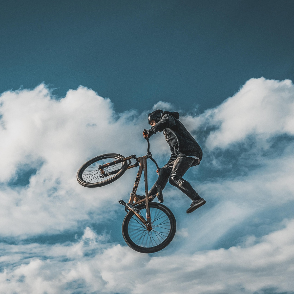 How to ride a bike stably on a windy day