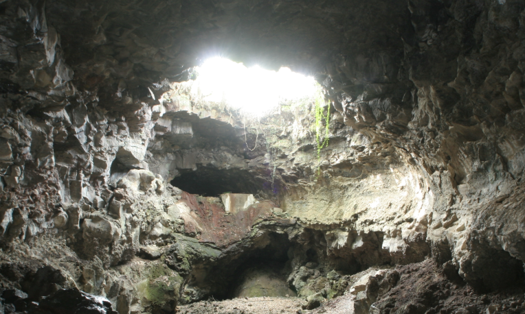 천장 붕괴 채광 구멍