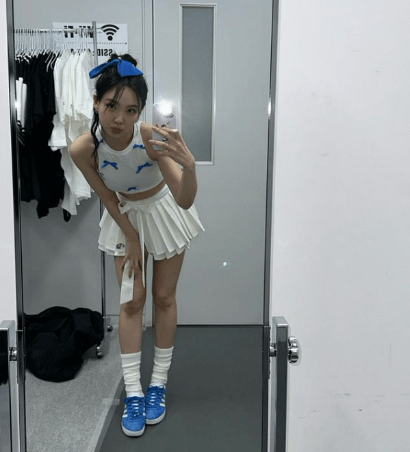 나연 셀카