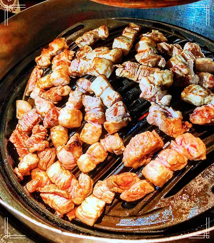 줄서는식당 송파구 잠실 이베리코 목살 토치불 바베큐 맛집 엄현경 송리단길 석촌호수 핫플 목차돌 베요타 하몽 청국장 된장찌개 권율 추천 50회 소개