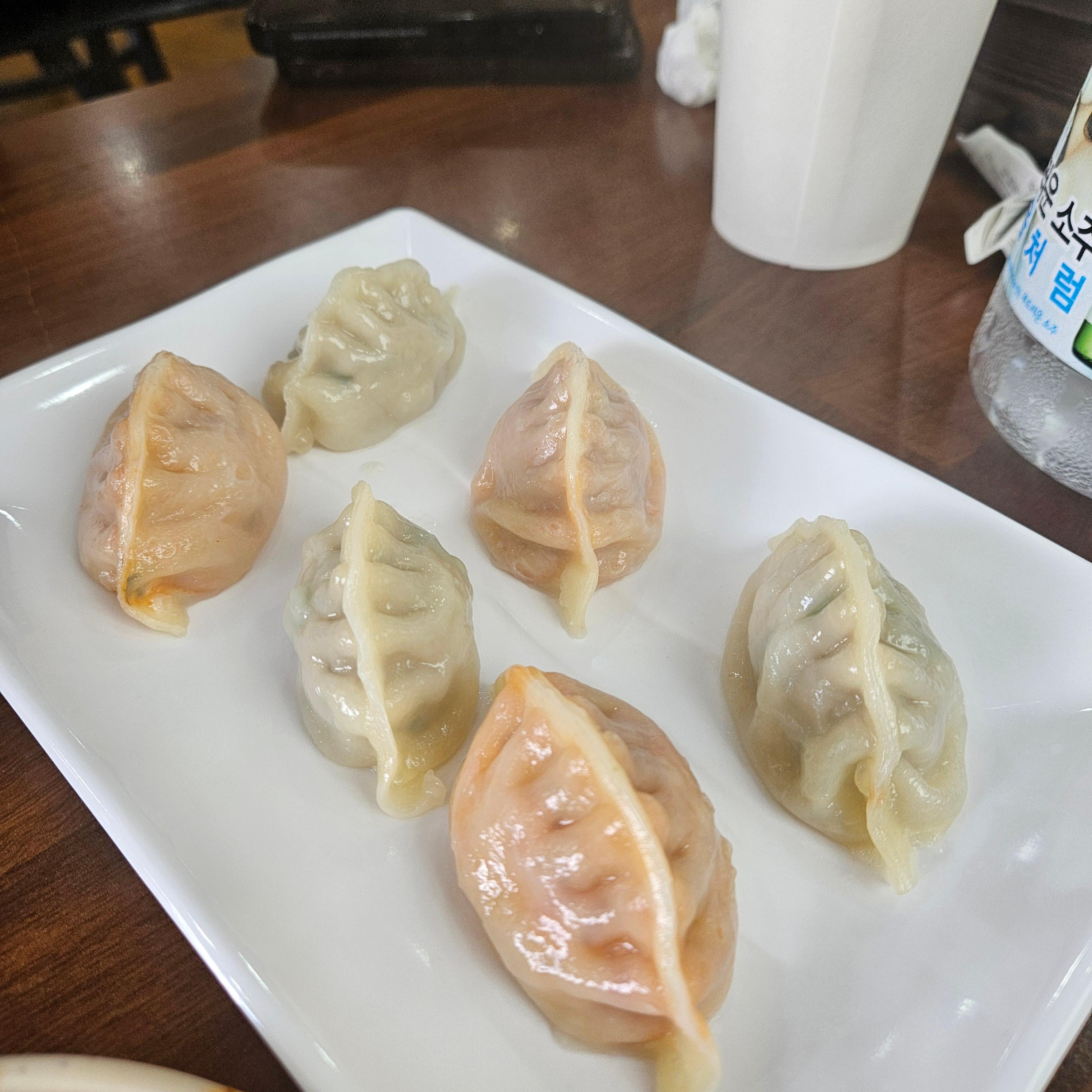 강릉 산이장칼국수 포남동1호점 반반만두