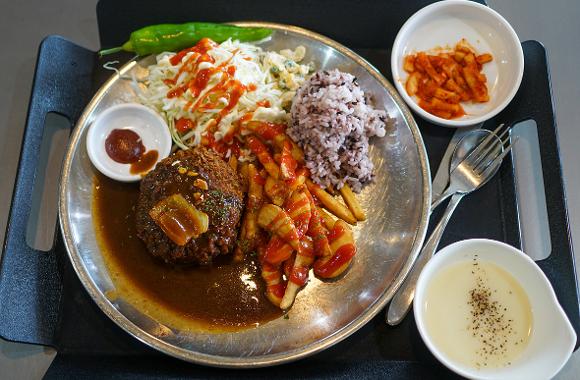 함박스테이크 사진