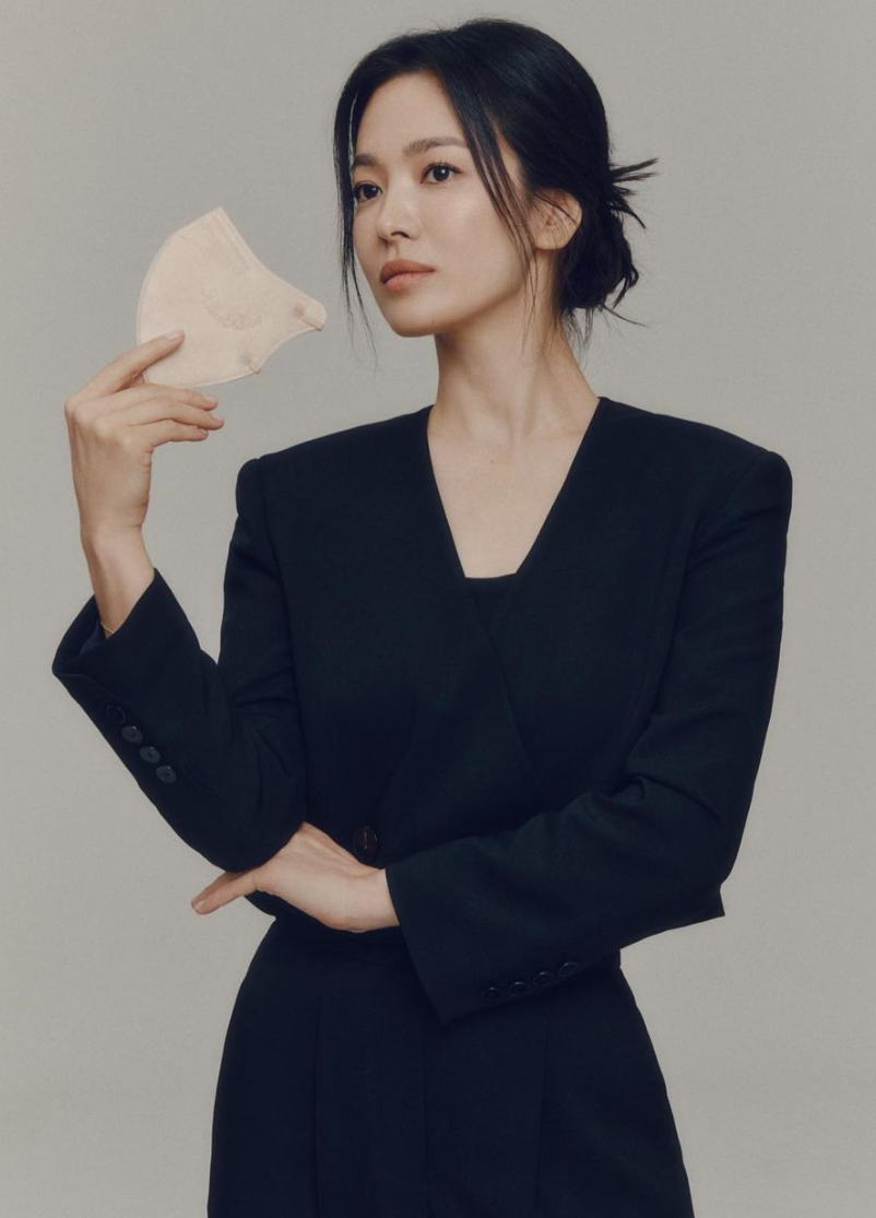 송혜교 선행, 삼일절 기부