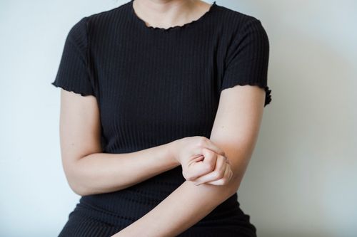 땀띠와 습진 차이 완벽 정리: 가려움·발진·진물로 구별하는 법