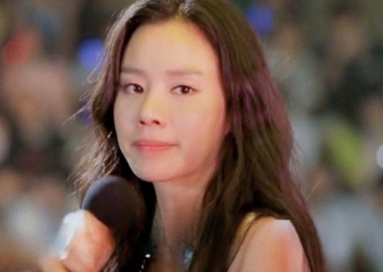 유흥업소출신 의혹받는 여자연예인 TOP 4