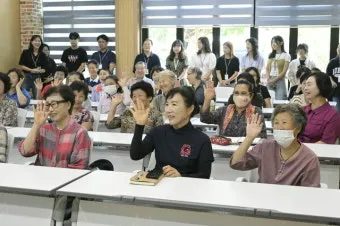 시니어 맞춤 수납 손이 닿는 높이 자주 쓰는 것 미끄럼 방지 안전 우선 정리_19