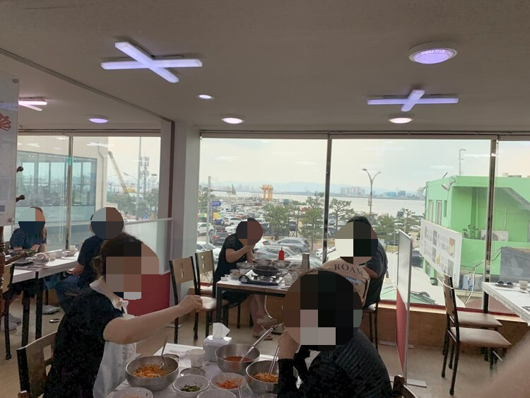 창가쪽 테이블