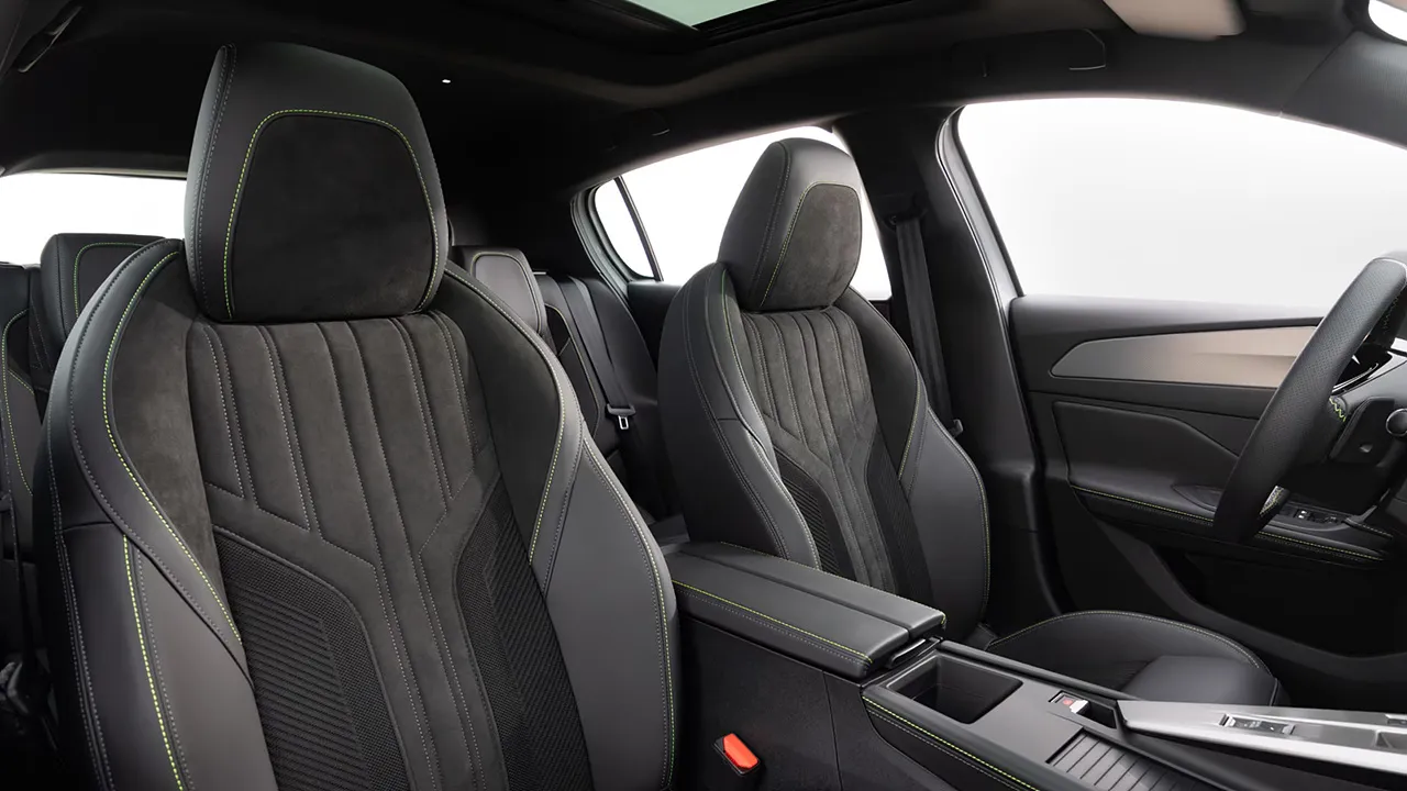 2025 푸조 308 스마트 하이브리드 차량 정보 이미지