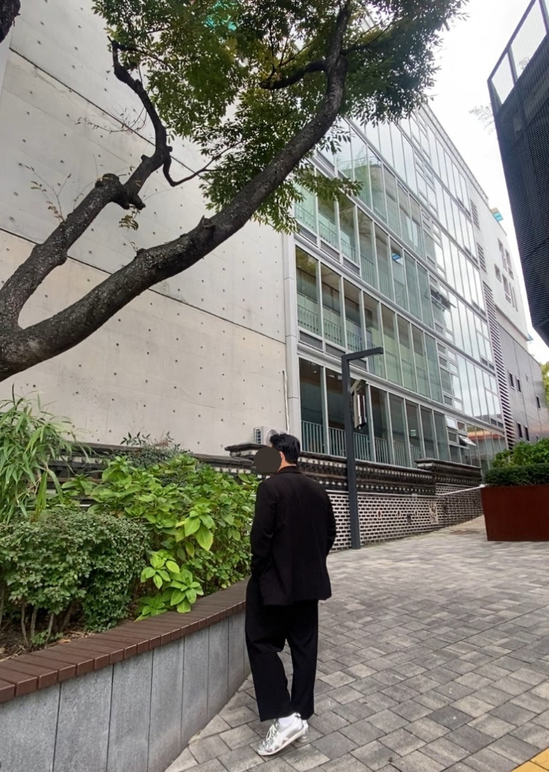 데일리룩(2024. 10. 19.)가먼트레이블 셋업 수트 정장 GL-Daddy set-up Suit, 무신사 무신사스탠다드 쿨탠다드 반팔 티셔츠, 오니츠카타이거 멕시코 66 올실버