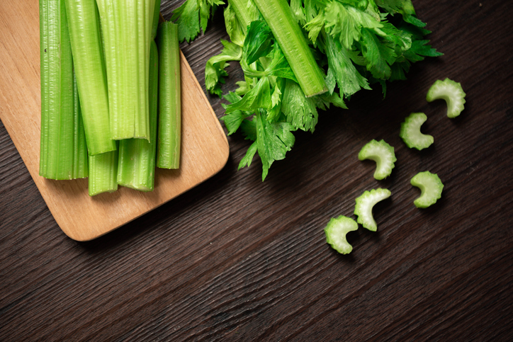 도마 위 샐러리