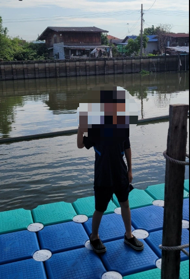 골든 포이어 스완나품 에어포트