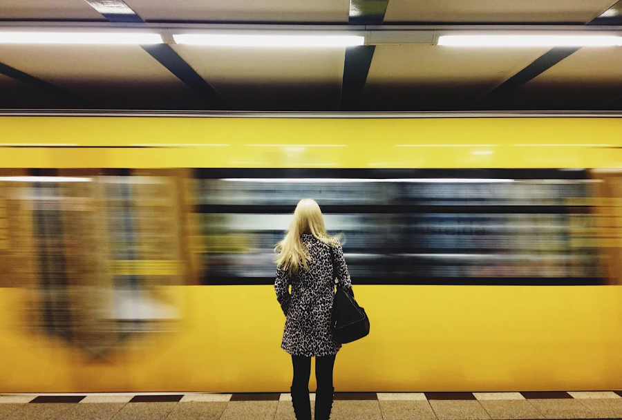 ‘혼자 일하면 더 자유롭다’는 착각: 시간을 돈으로 바꾸는 루틴 설계법