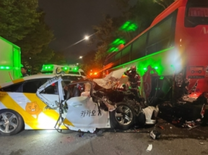 상암동 택시 교통사고 사진