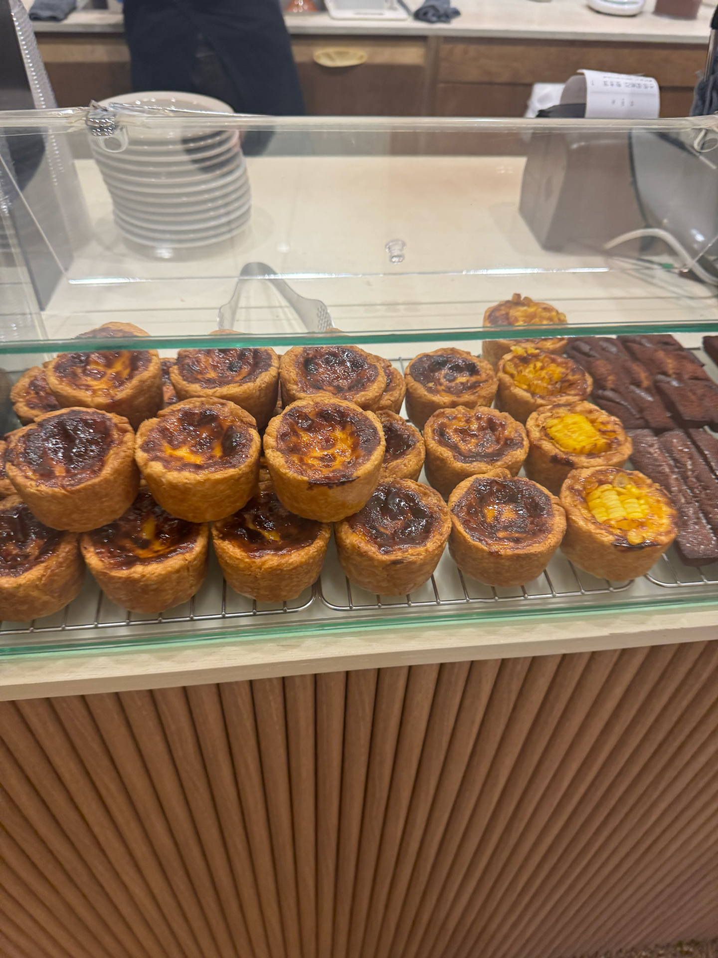 삼성동 카페 오뉴 ONEW의 정말 유명한 에그타르트