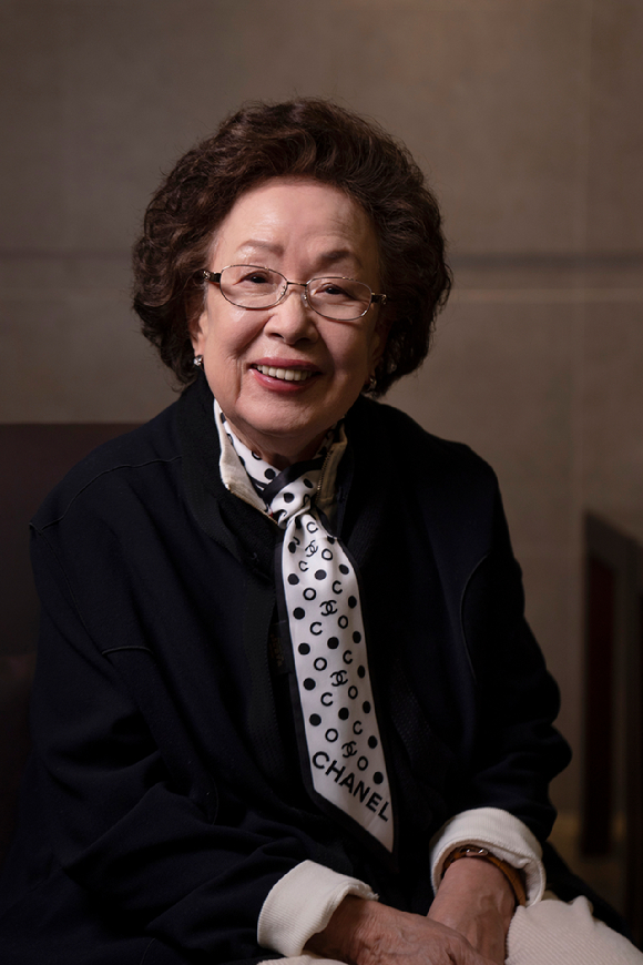영화 &#39;소풍&#39; 주연배우 나문희가 7일 인터뷰 촬영을 하고 있다. [사진=롯데엔터테인먼트]