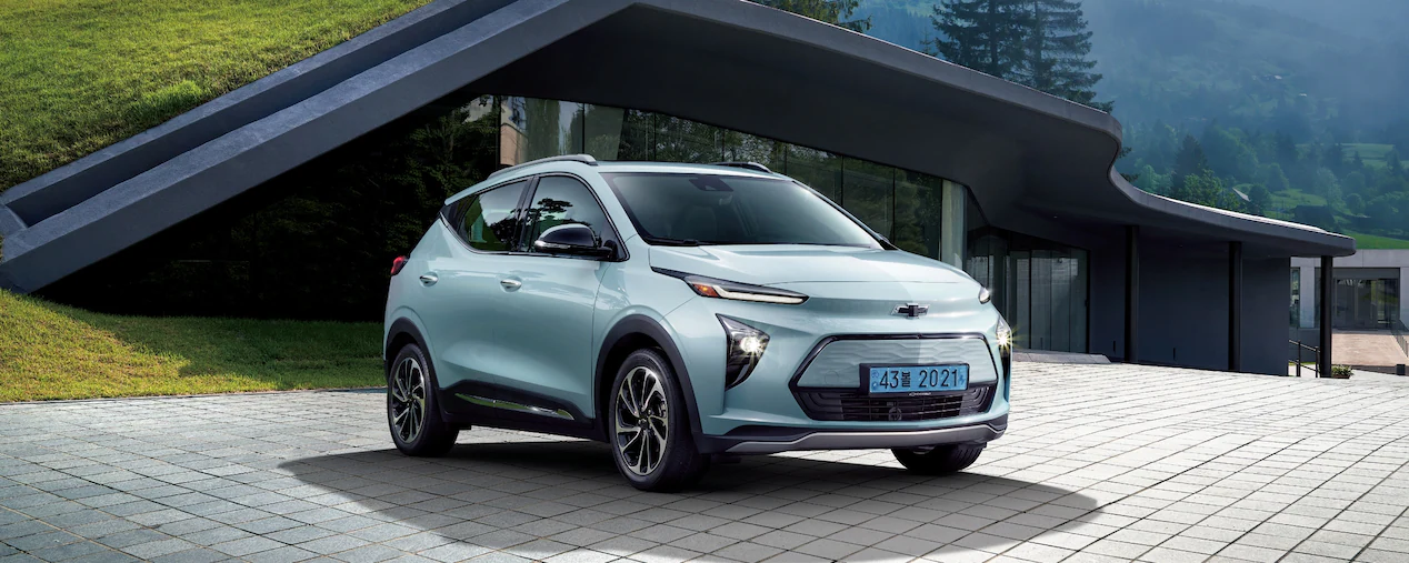 쉐보레 볼트EUV 소형 전기suv 아이스블루 색상 차량 사진 출처 쉐보레 홈페이지
