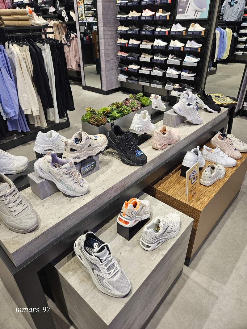 수원-스타필드-스케쳐스