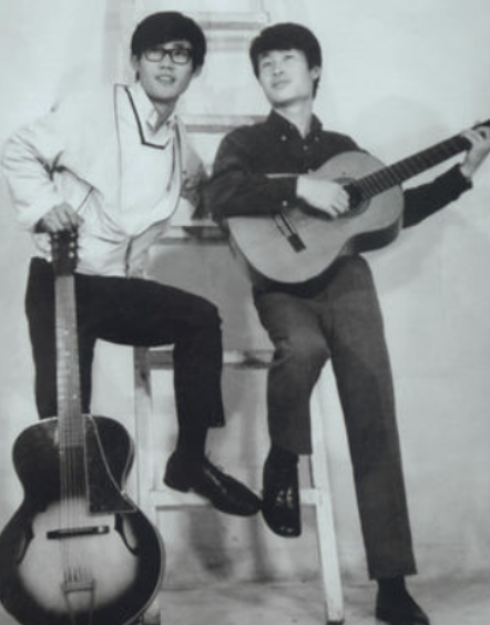 쎄시봉 멤버 송창식 윤형주 활동 당시 공연 모습