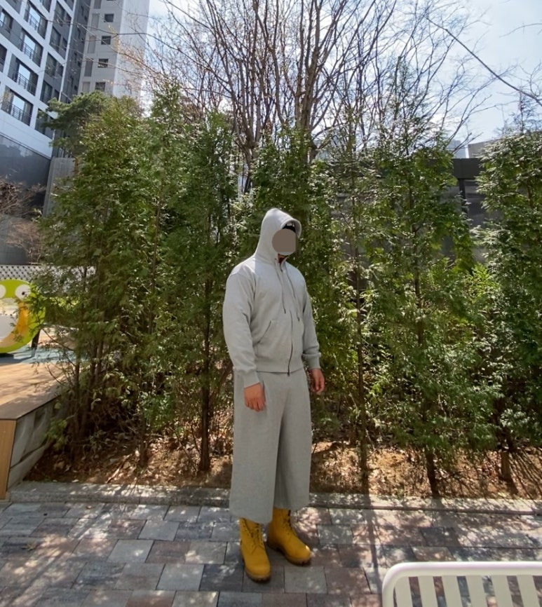 데일리룩('26. 4. 4.)마뗑킴 MatinKim 비니, 토피 스웻 집업 후드티, 토피 벌룬핏 와이드 팬츠, 시부야 빈티지 티셔츠, 나이키 롱삭스양말, 팀버랜드 6인치 워커 부츠