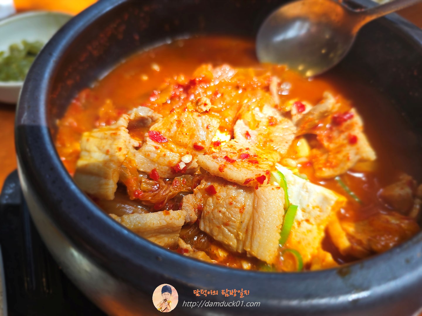 찌개정식(고기듬뿍김치찌개)
