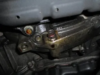 엔진오일 누유 수리비 얼마나 들까 원인부터 비용 차이까지 정리 표로보기_10