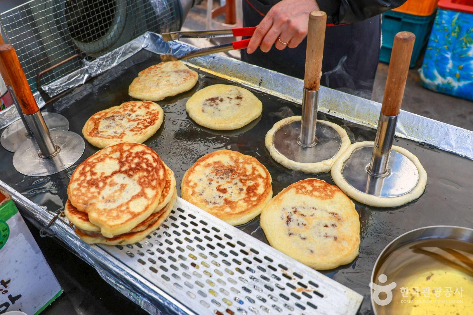 인기절정 줄서서 먹는 호떡