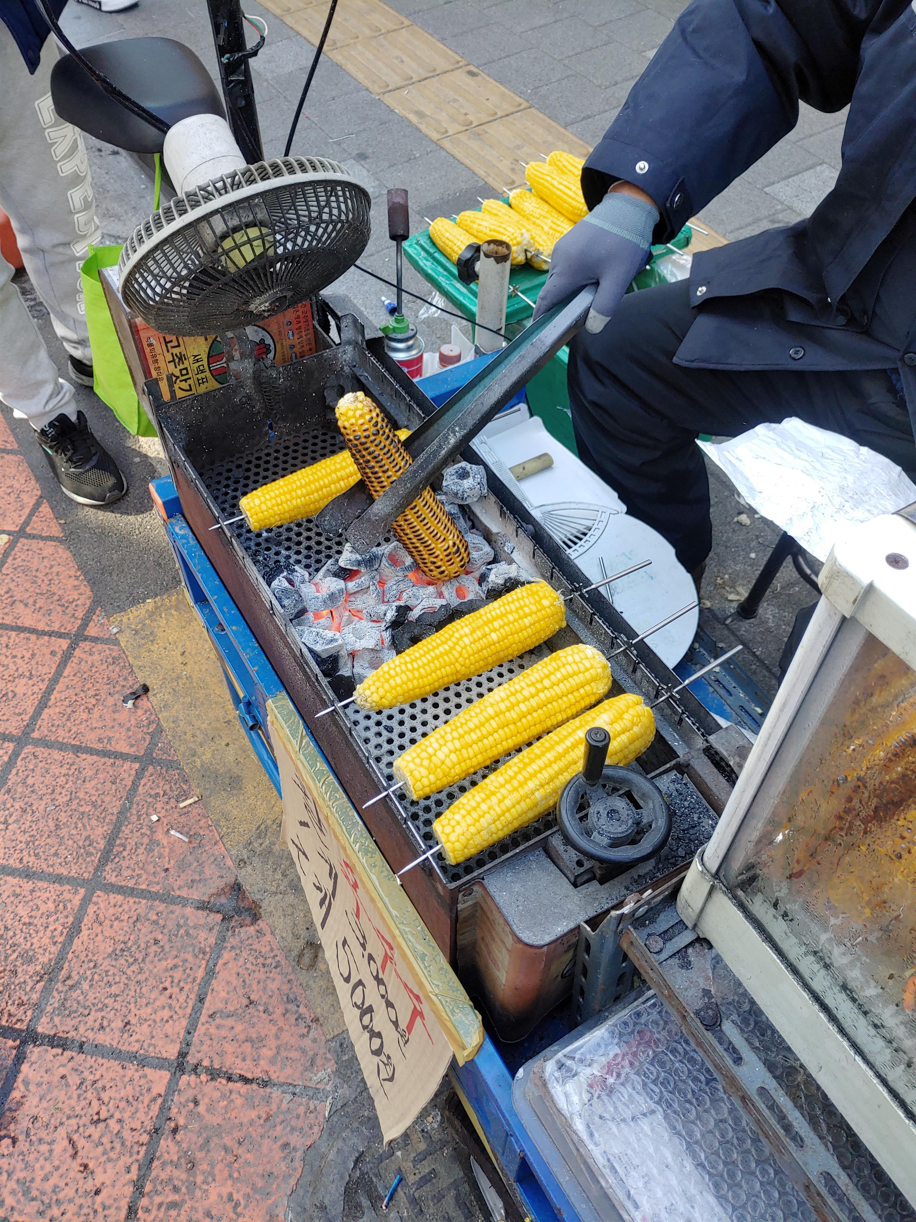 대림동에서 만난 옥수수 숯불구이