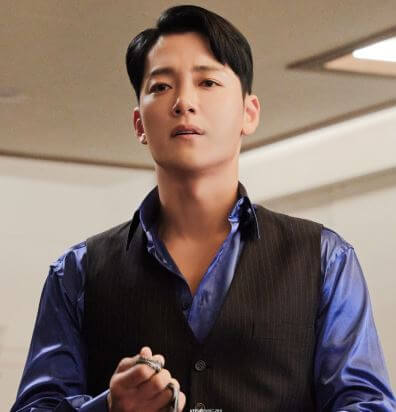 우아한 제국 등장인물