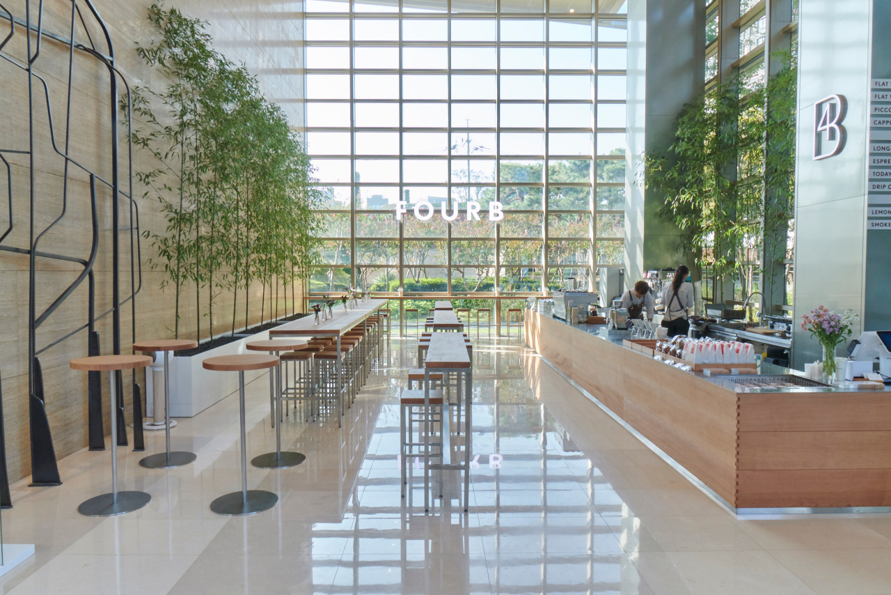 포비브라이트 광화문점 카페 내부 사진