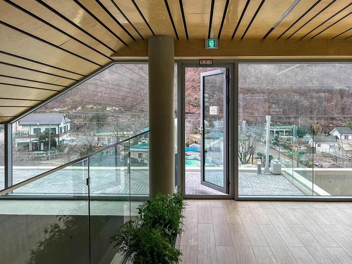 양산 아미드포레 4층