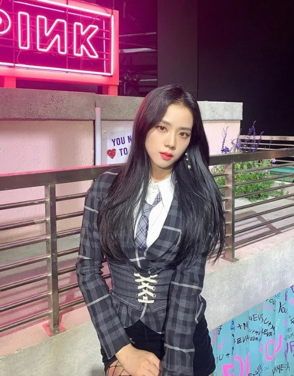 블랙핑크 지수 패션 스타일 분석 – 고급스러움의 정석