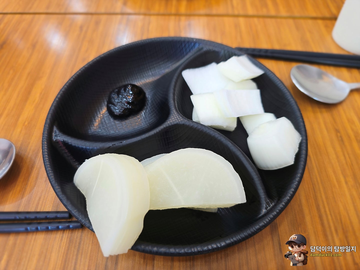 홍짜장 운중점 반찬