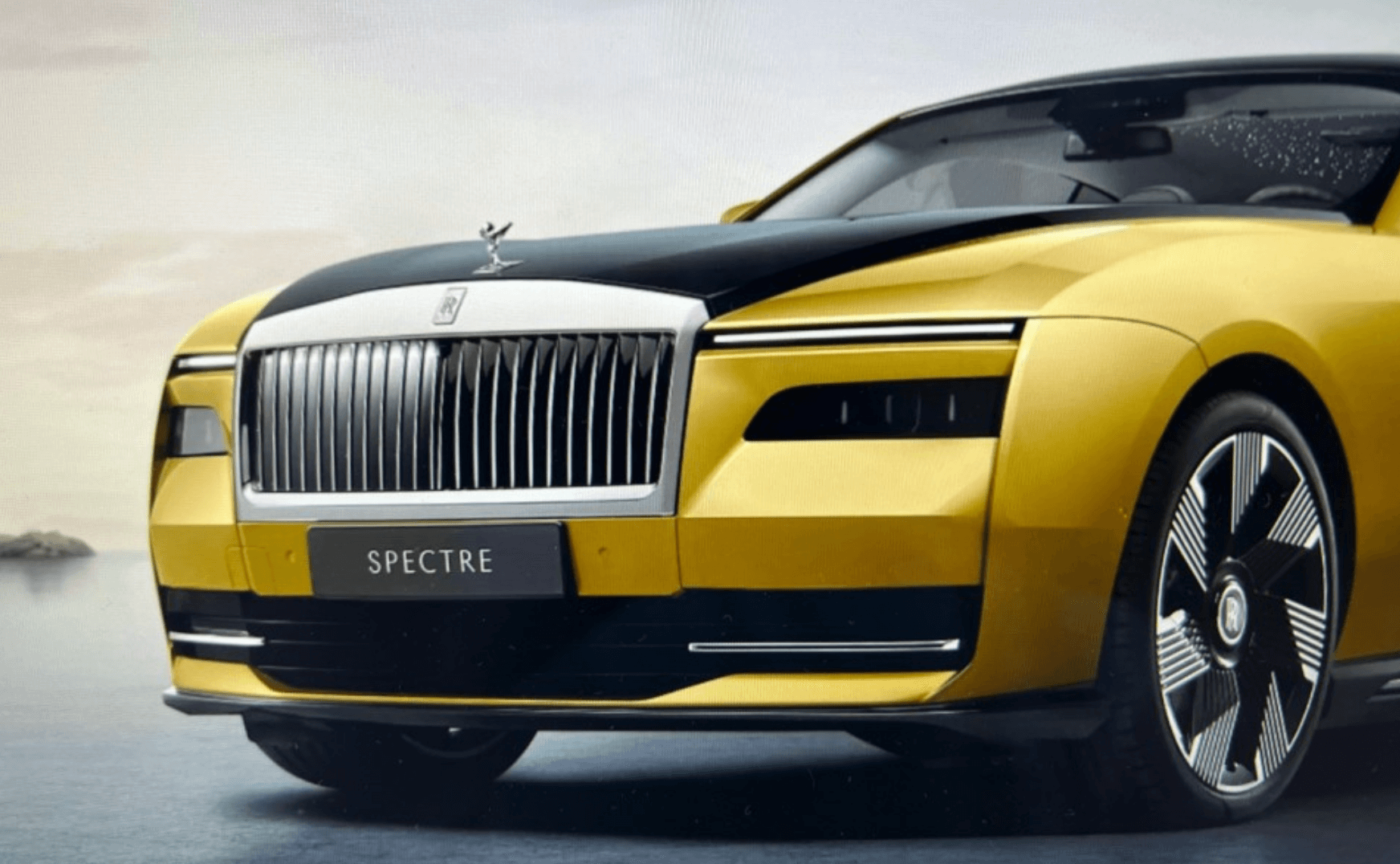 롤스로이스-스펙터-앞면