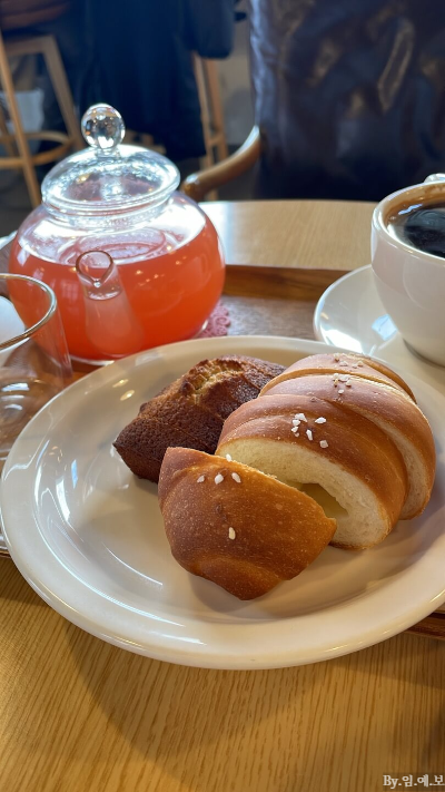 제주도 카페 추천- 조천-바다뷰-시소