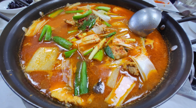 [6시 내고향] 서천특화시장&amp;#44; 광어가게&amp;#44; 건어물가게&amp;#44; 모싯잎송편가게&amp;#44; 백합요리식당 정보