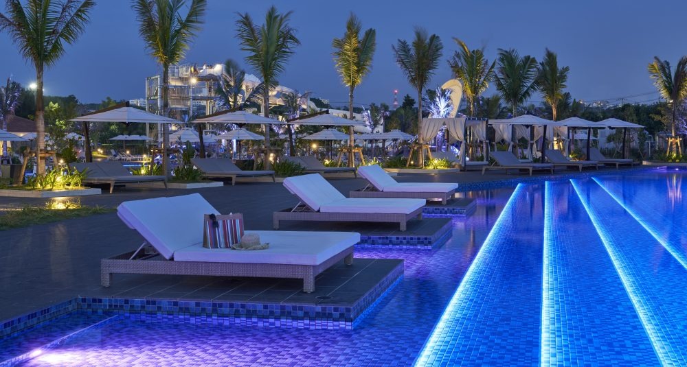 그랜드 머큐어 오키나와 잔파미사키 리조트 수영장