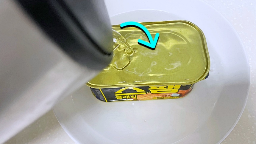 뜨거운-물-부어주기