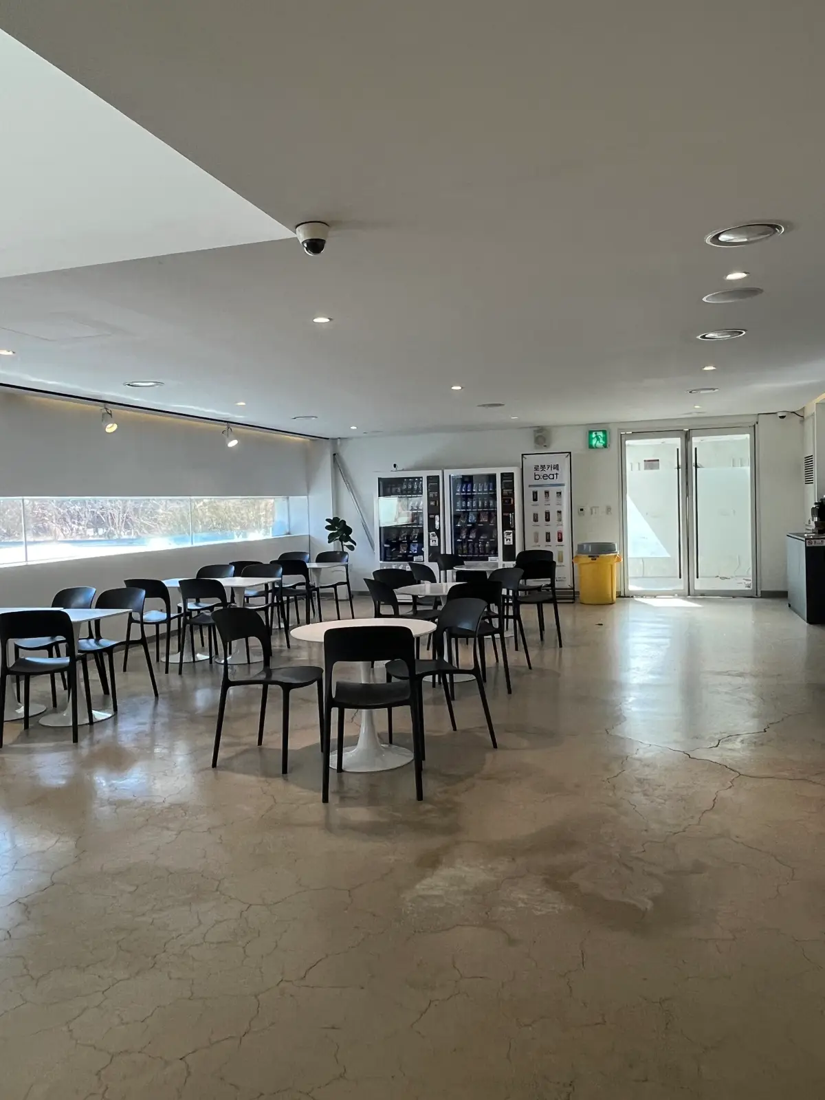 비트카페-별빛정원우주점-테이블