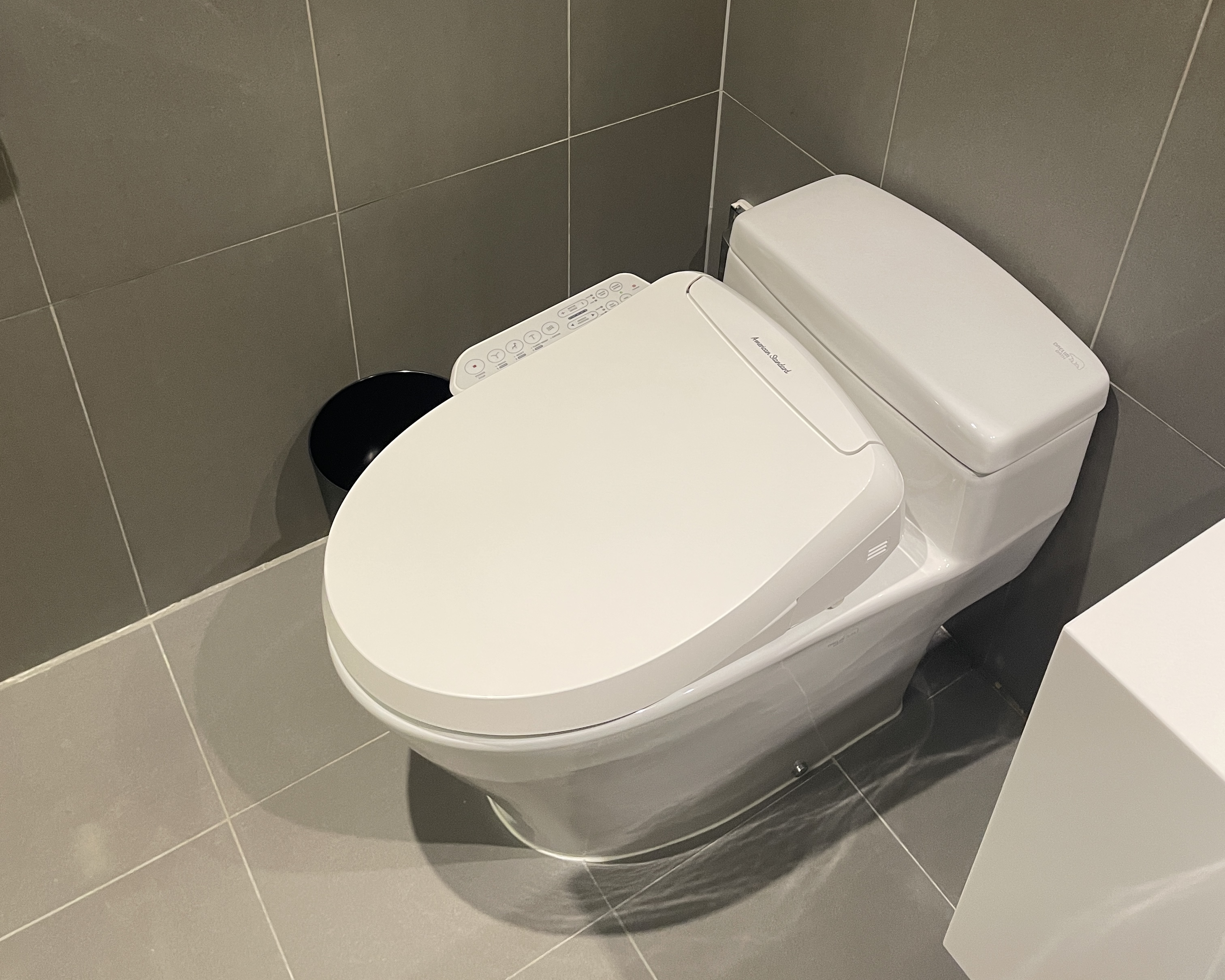 욕실 변기 모습.