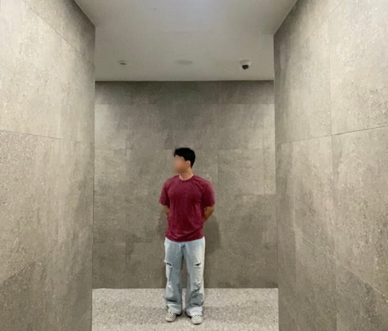 데일리룩(오뭘입) 빈티지 반팔 티셔츠, 에러스익셉티드 연청진 연청데미지진 연청데님팬츠, 반스 체커보드, 빈티지, 빈티지패션, 데일리룩, 남자데일리코디, 남자데일리패션, ootd